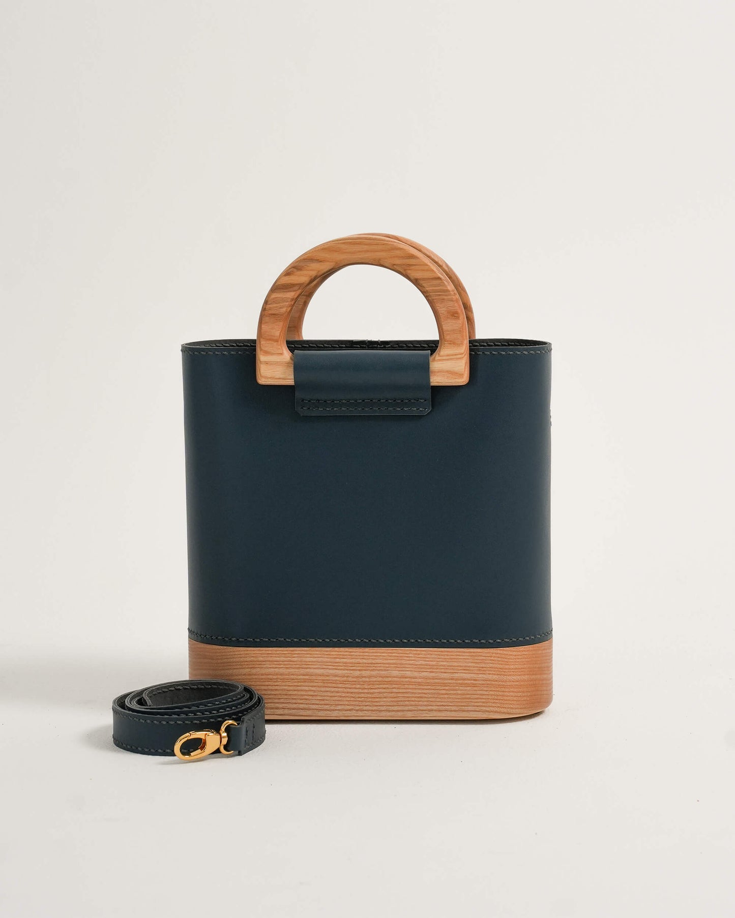 The Wooden Bag - Navy