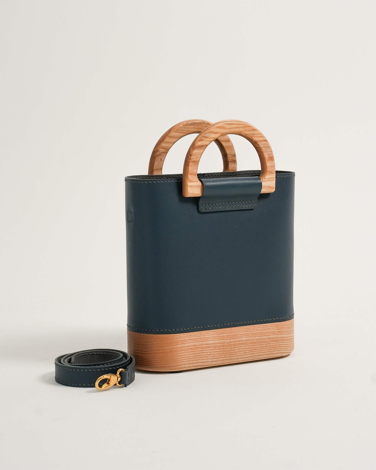 The Wooden Bag - Navy