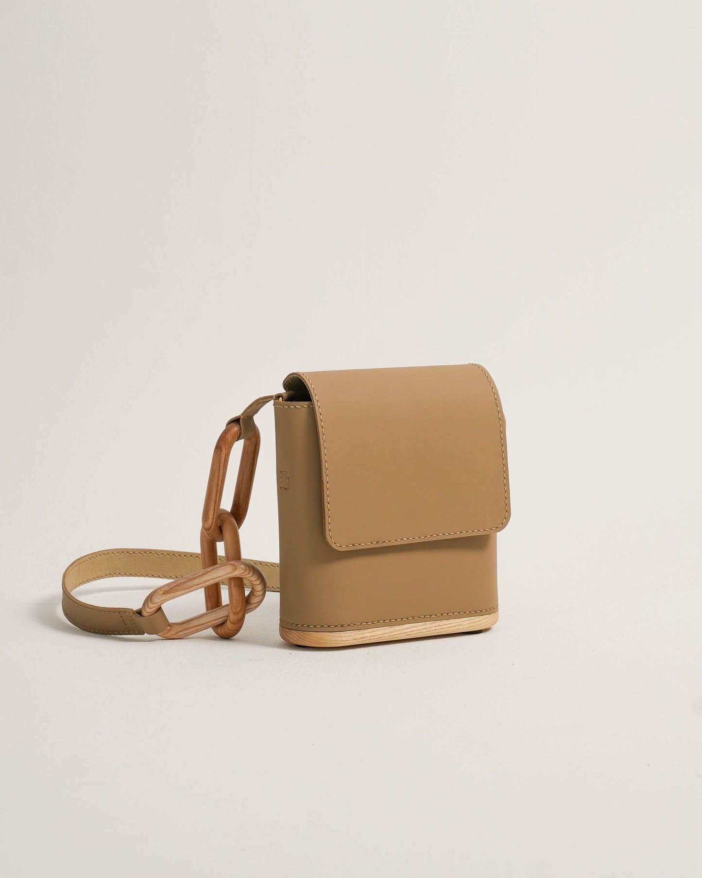 The Chain Wooden Bag - Sand