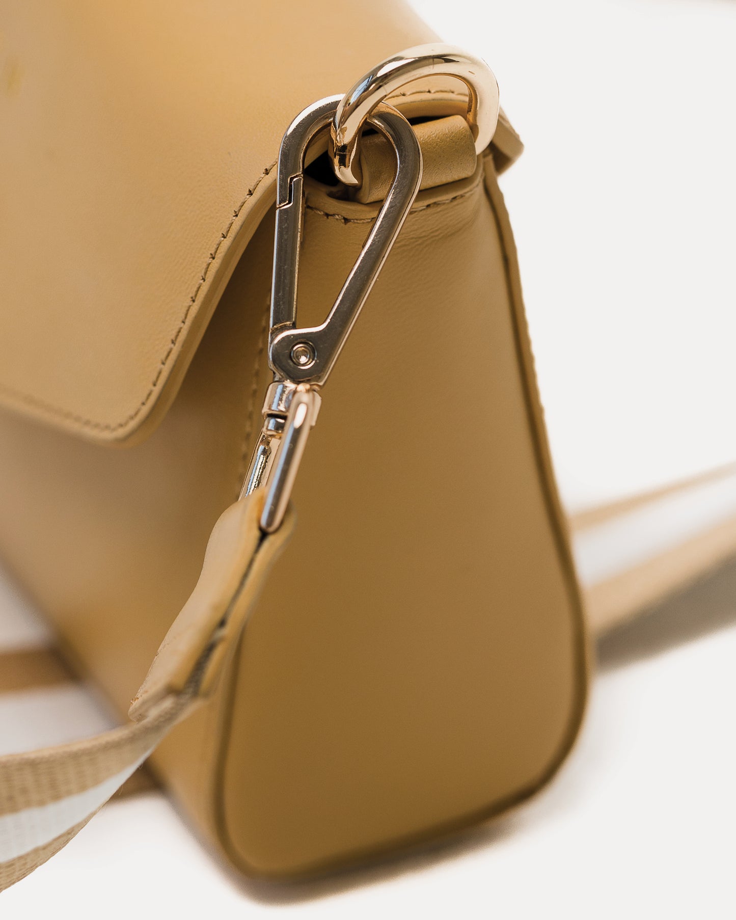 The Dumi Sling Bag - Desert