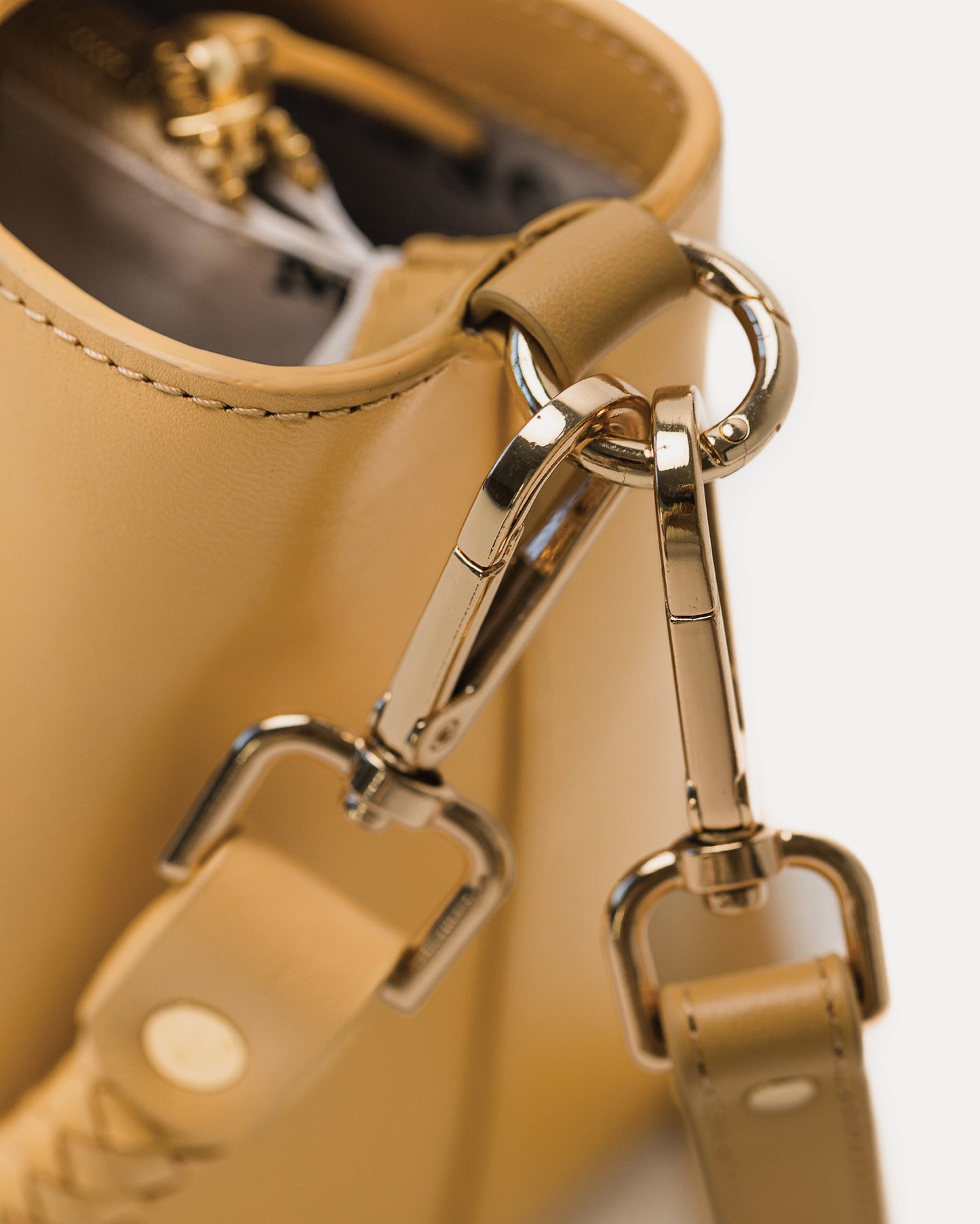 The Zuri Bucket Bag - Desert