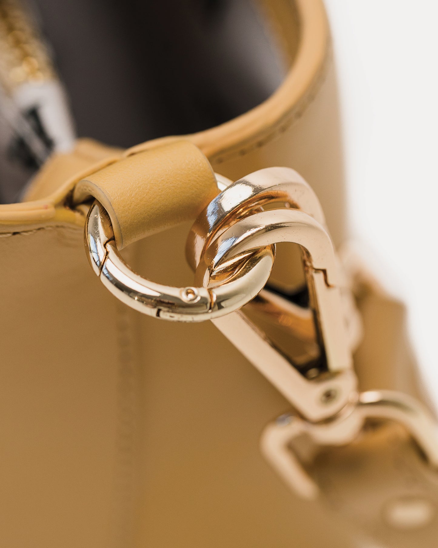 The Zuri Bucket Bag - Desert