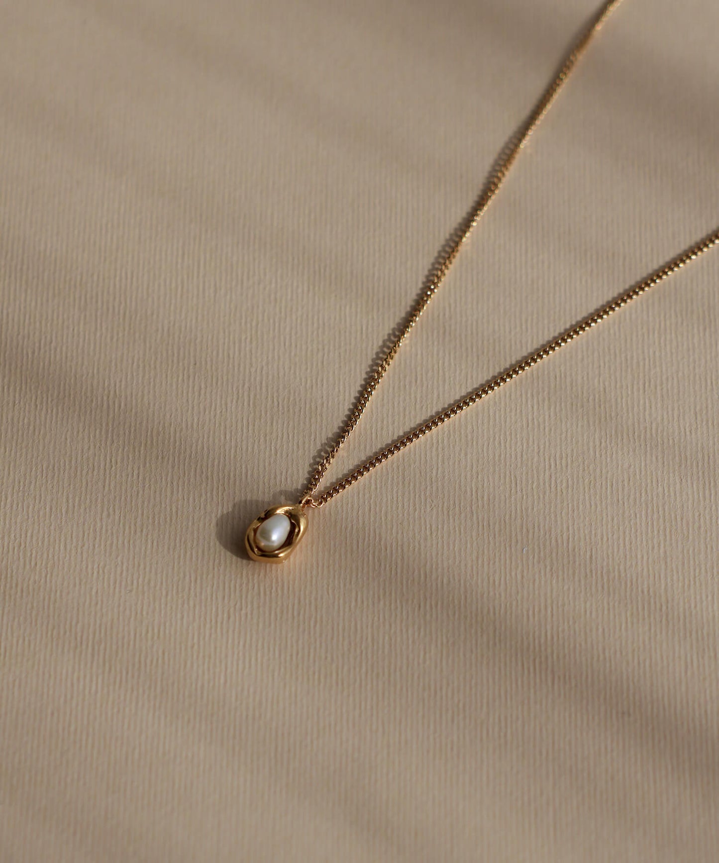Delia Pearl Pendant