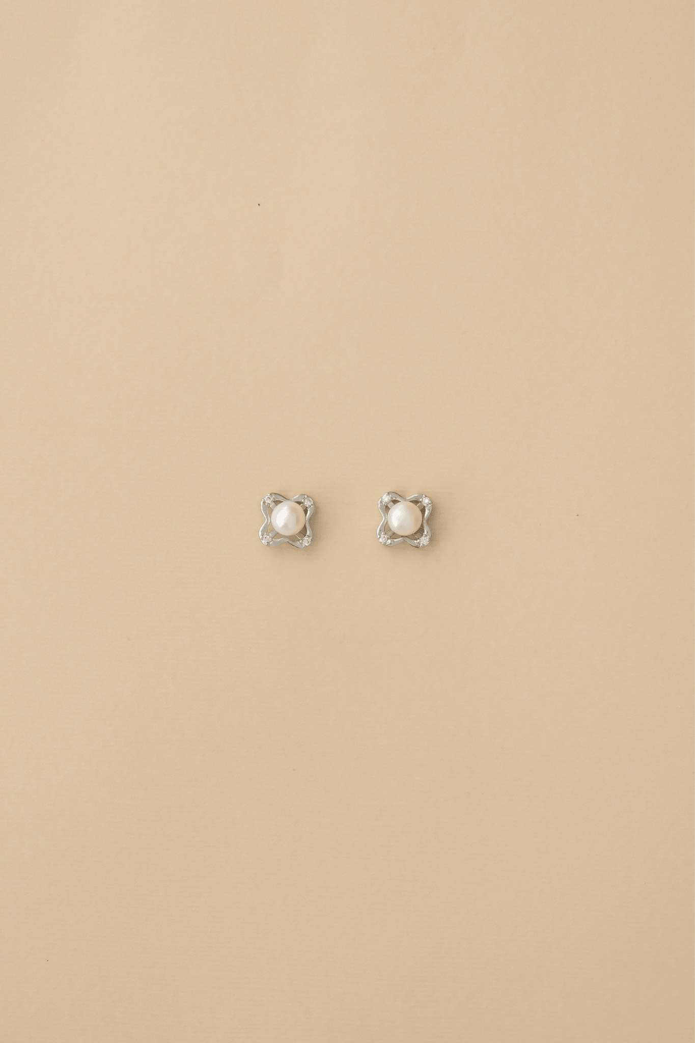 Aster Pearl Studs