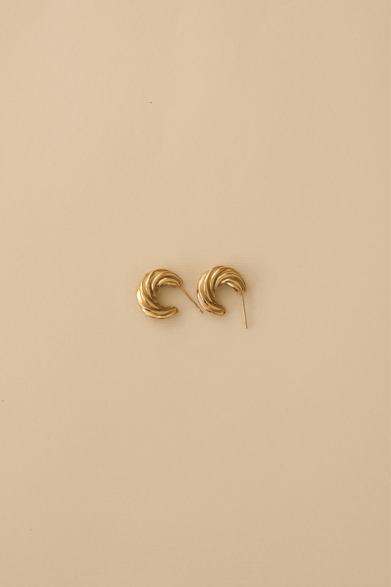 Mae Hoops