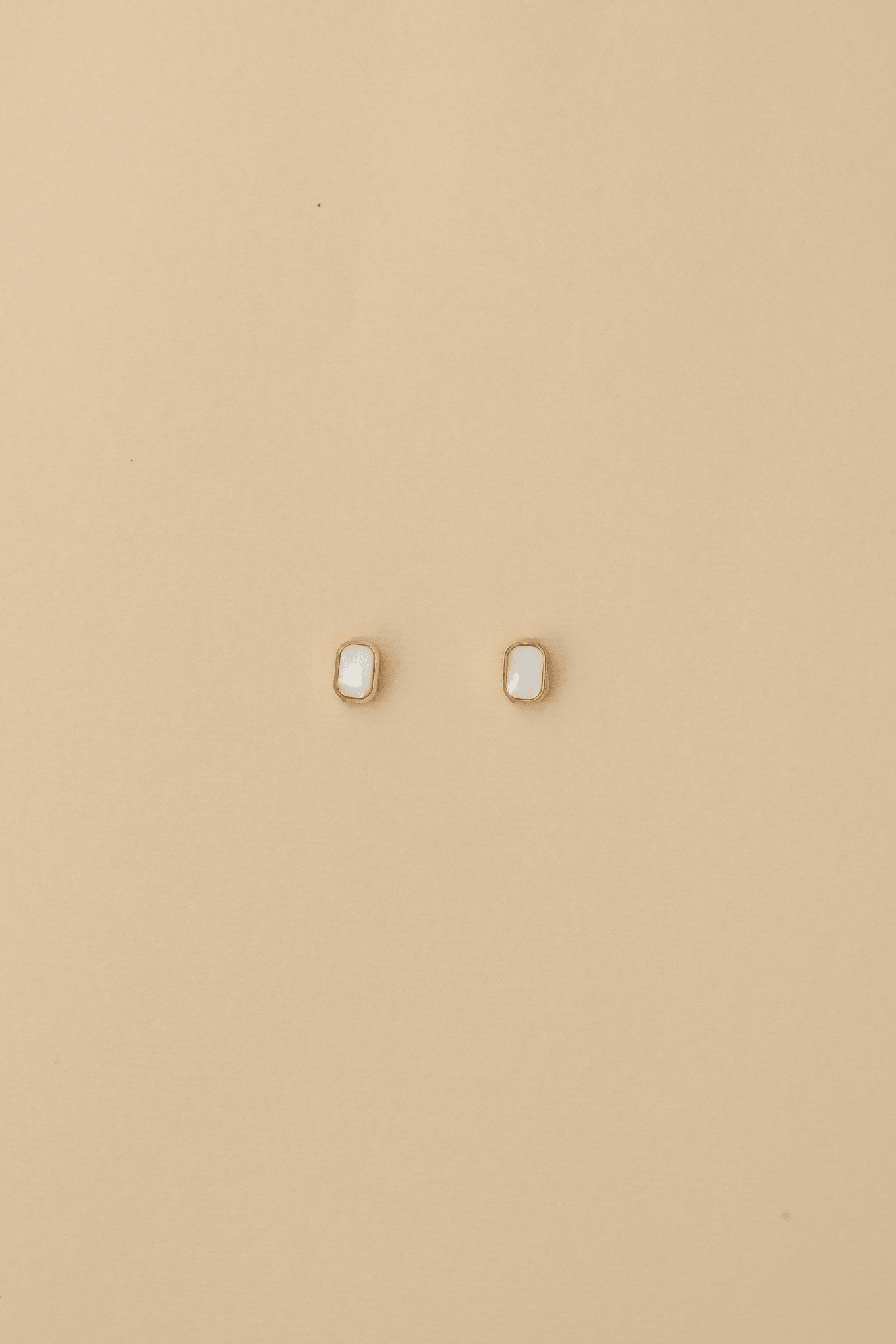 Vela Studs