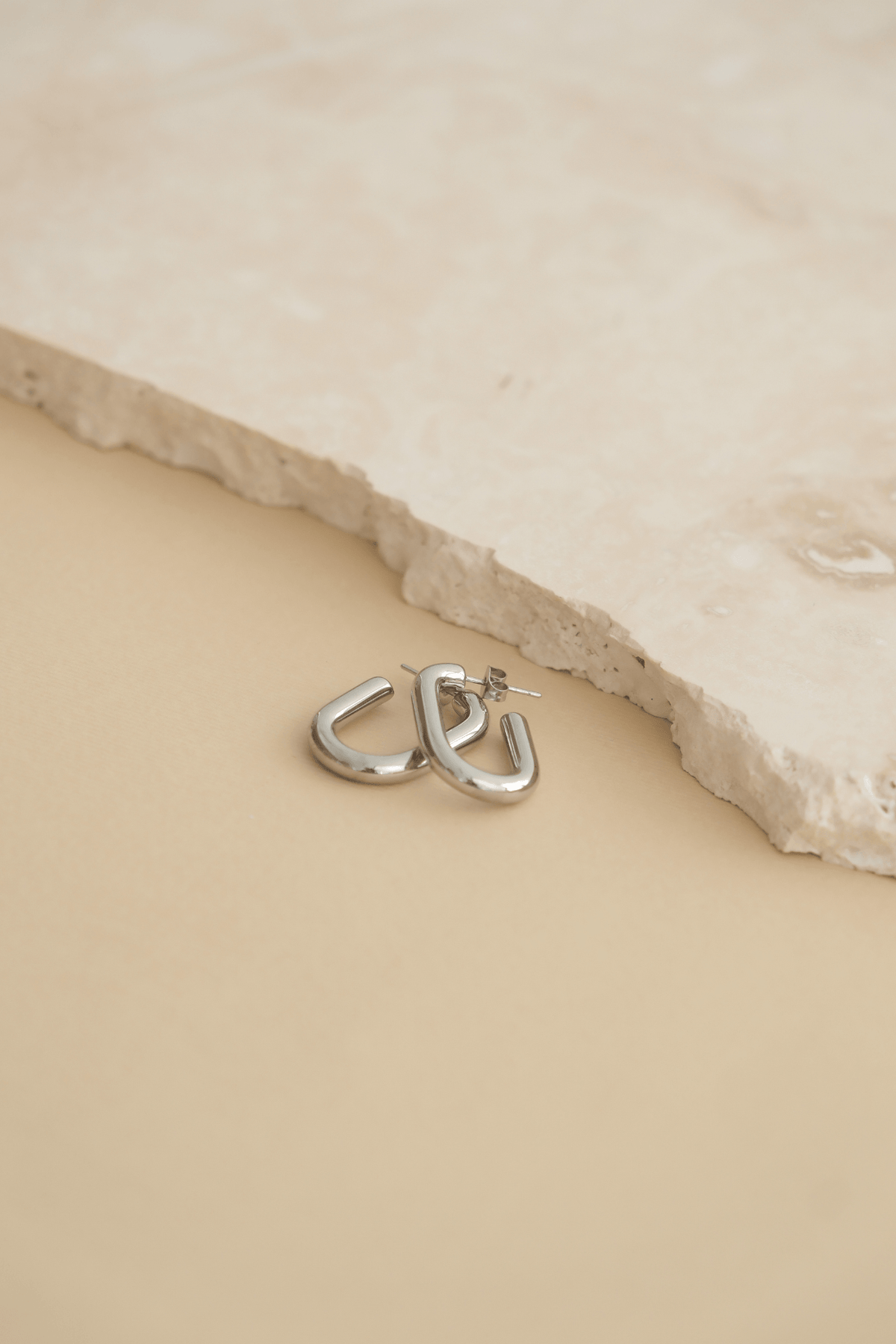 Elara Hoops