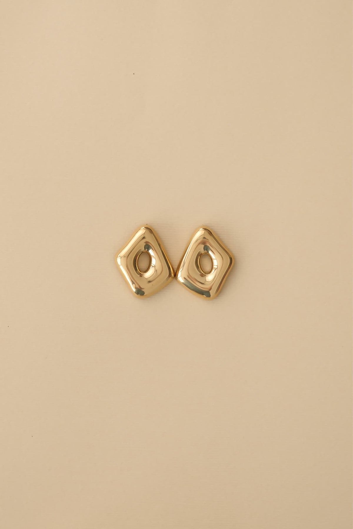 Liv Studs