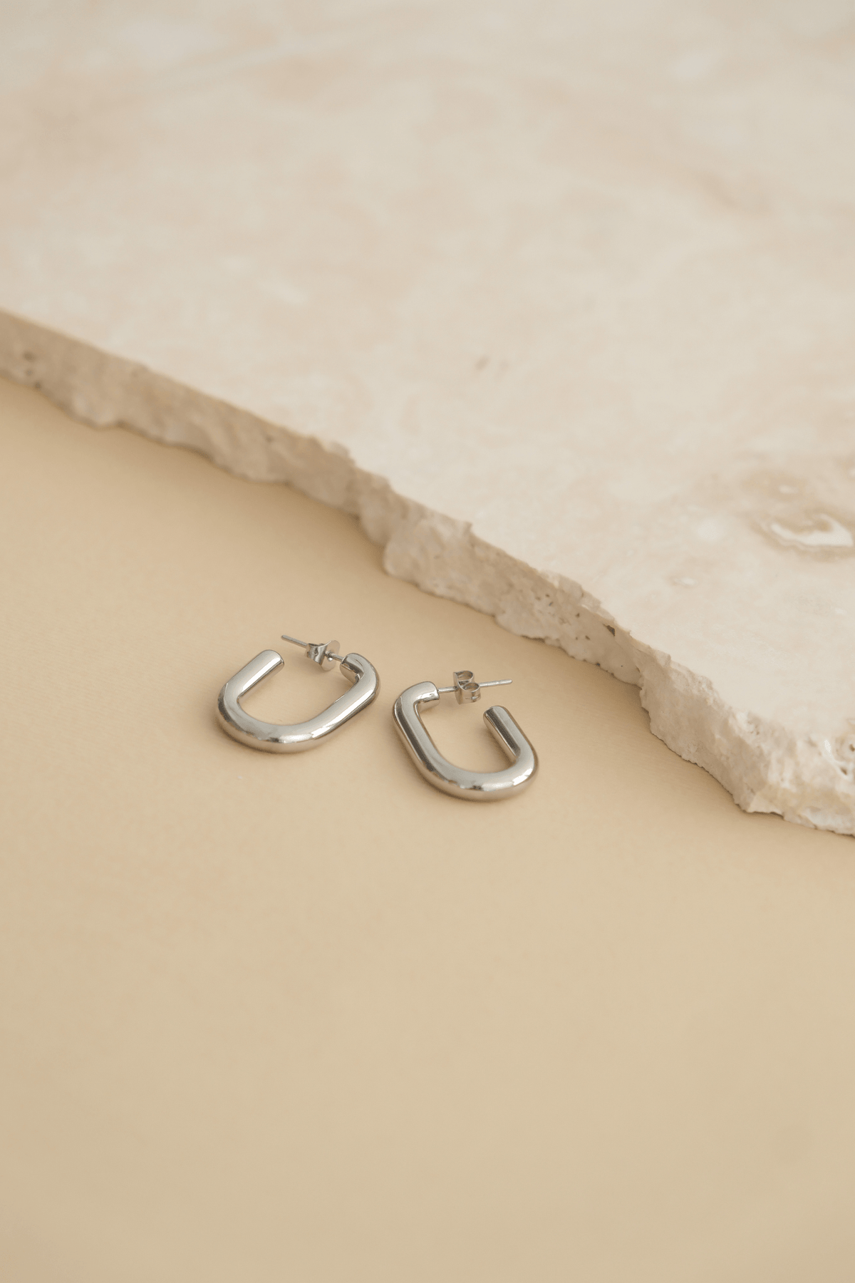 Elara Hoops