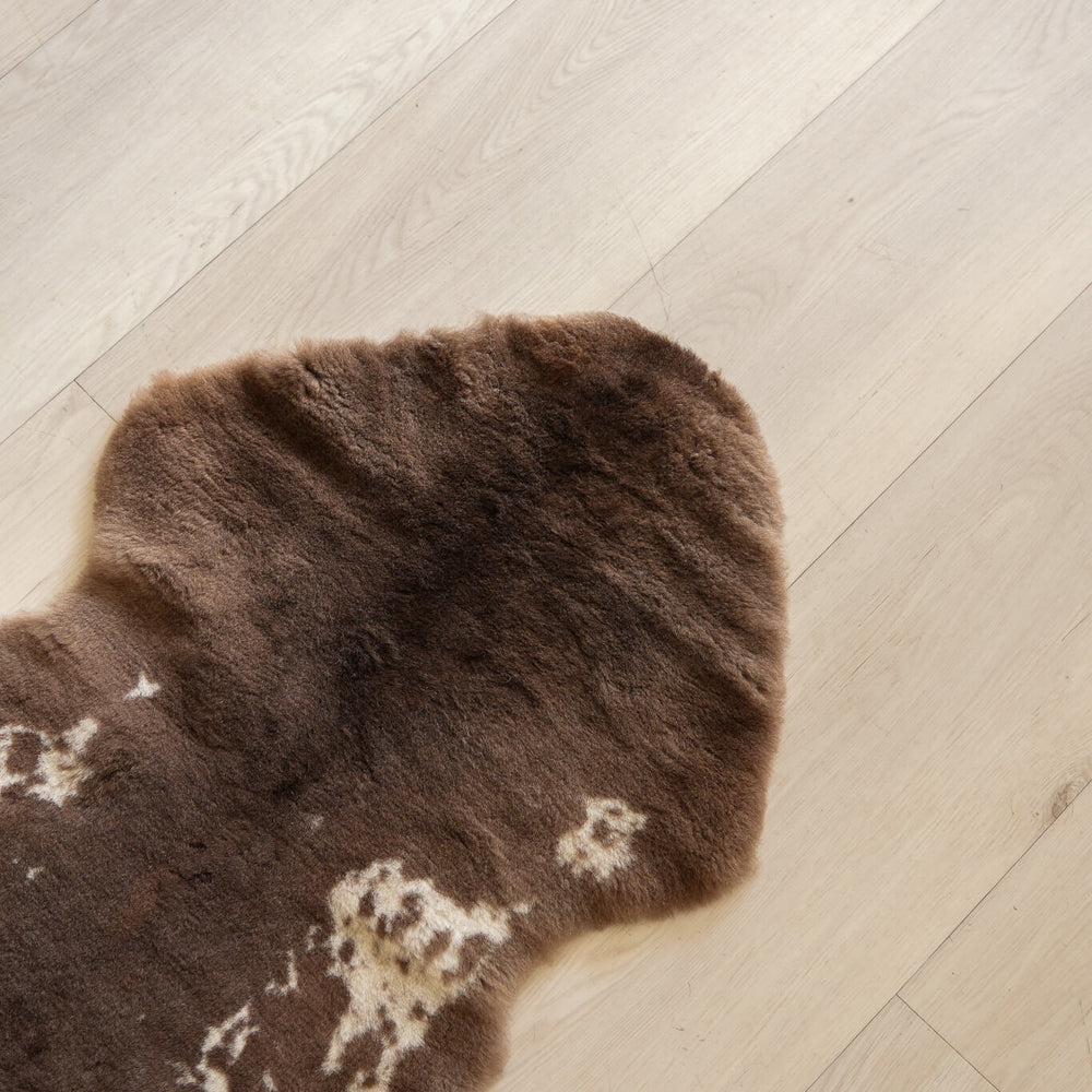 
                      
                        Sheepskin (Short - Natural)
                      
                    