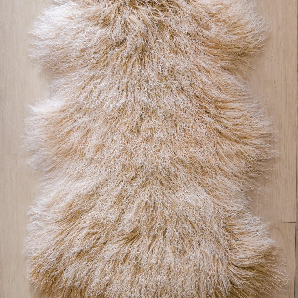 
                      
                        Sheepskin (Long Curley-Plain)
                      
                    