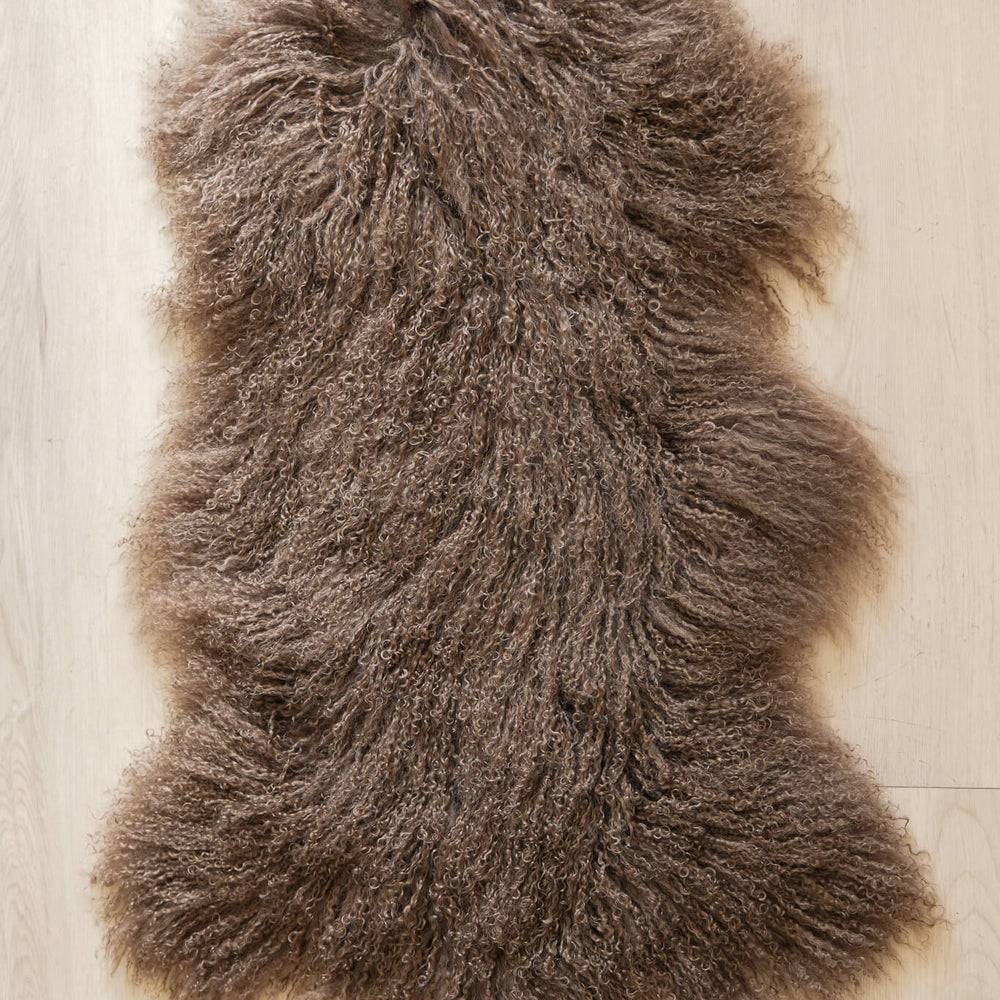 
                      
                        Sheepskin (Long Curley-Plain)
                      
                    