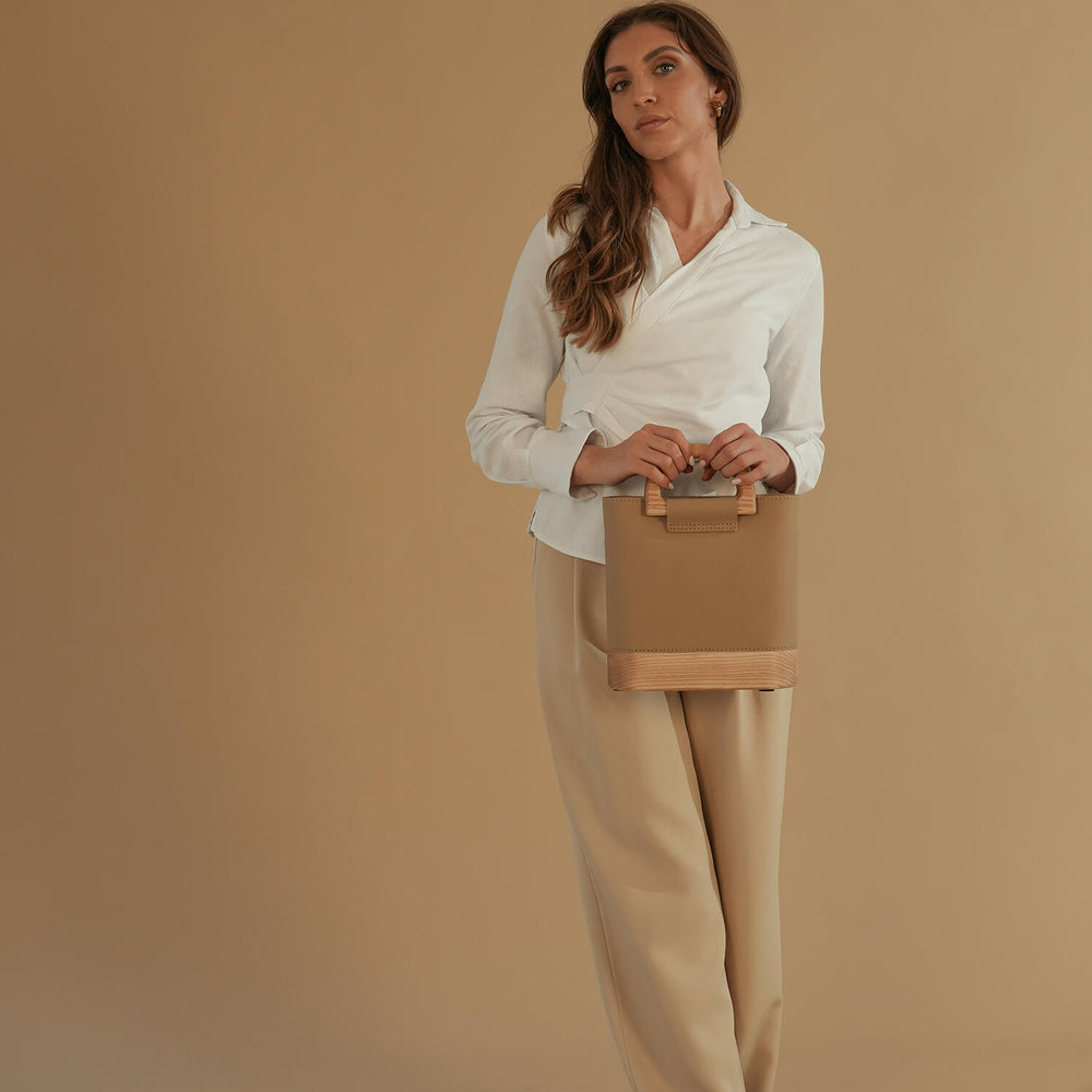 
                      
                        The Amber Blouse #1 White
                      
                    