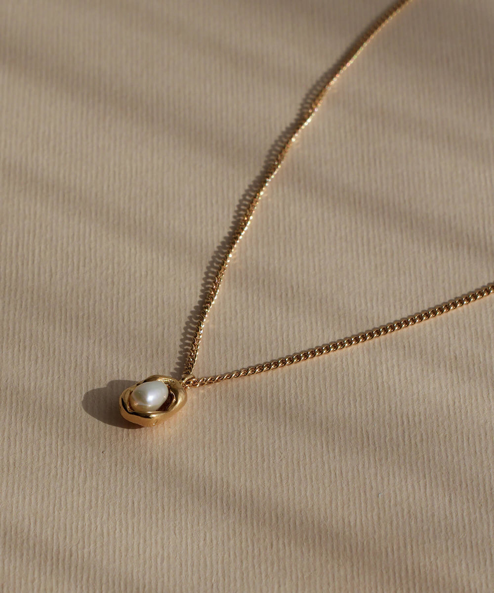 Delia Pearl Pendant