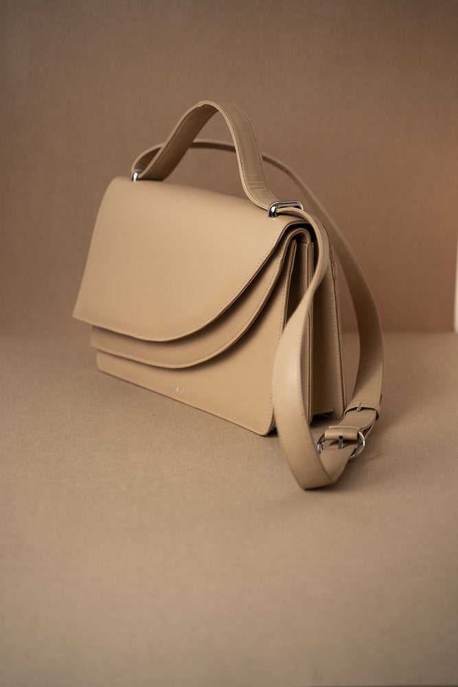 
                  
                    Load image into Gallery viewer, The Town Maxi Handbag - handbag - Masch Atelier
                  
                